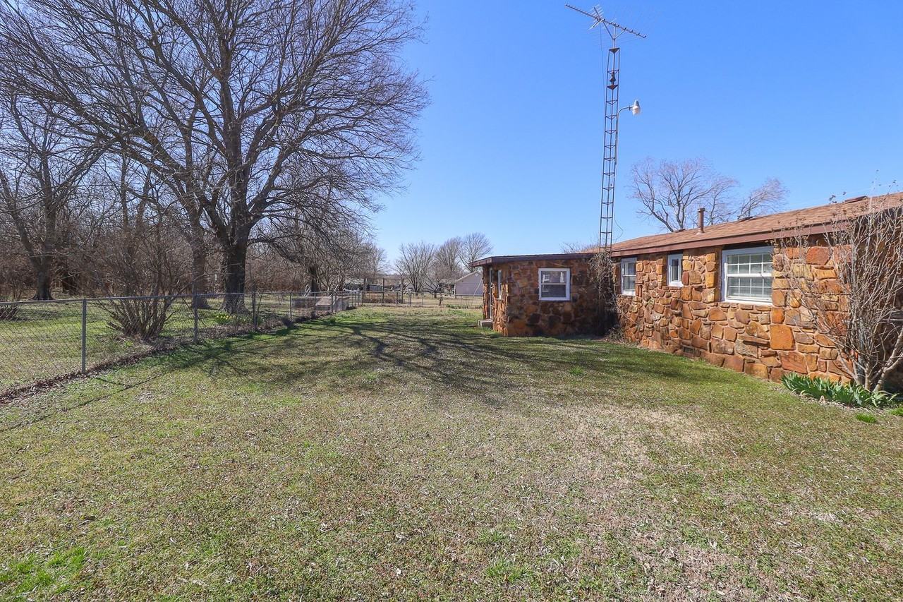 5650 E 430 Rd - Photo 3 of 25