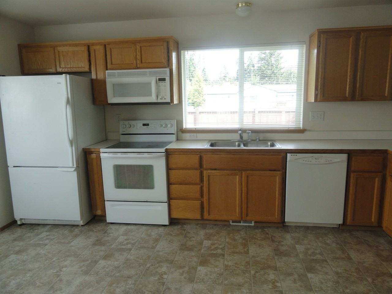 7819 192nd Street Ct E - Photo 5 of 17