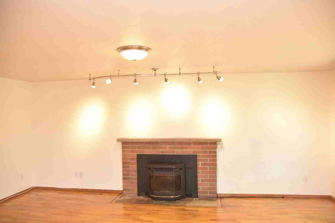 1206 Stevens St - Photo 2 of 27