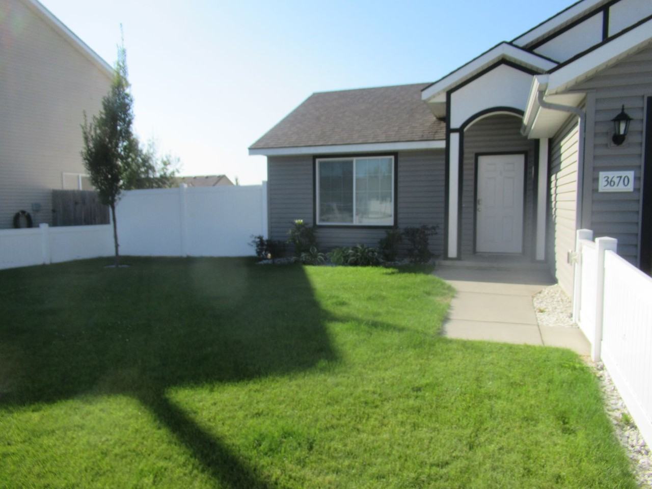 3670 W Accipter Dr - Photo 3 of 17