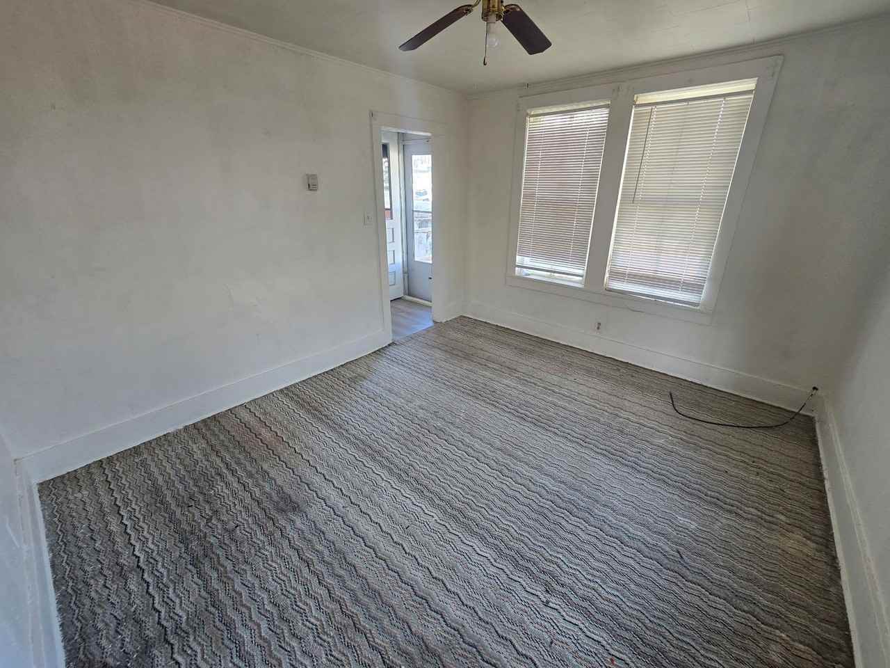 1218 W 2nd St - Photo 2 of 7