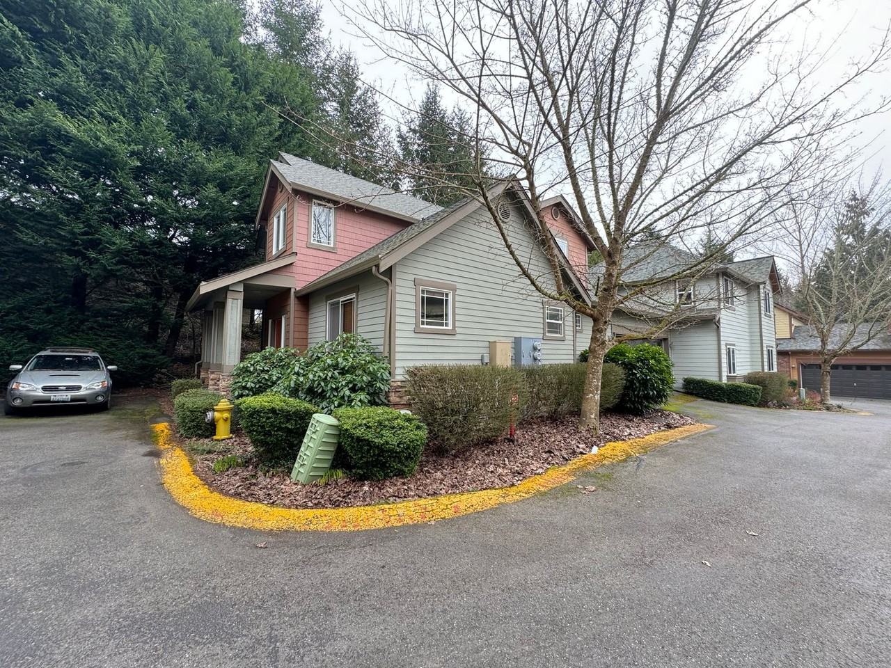 10794 221st Ln Ne - Photo 2 of 32