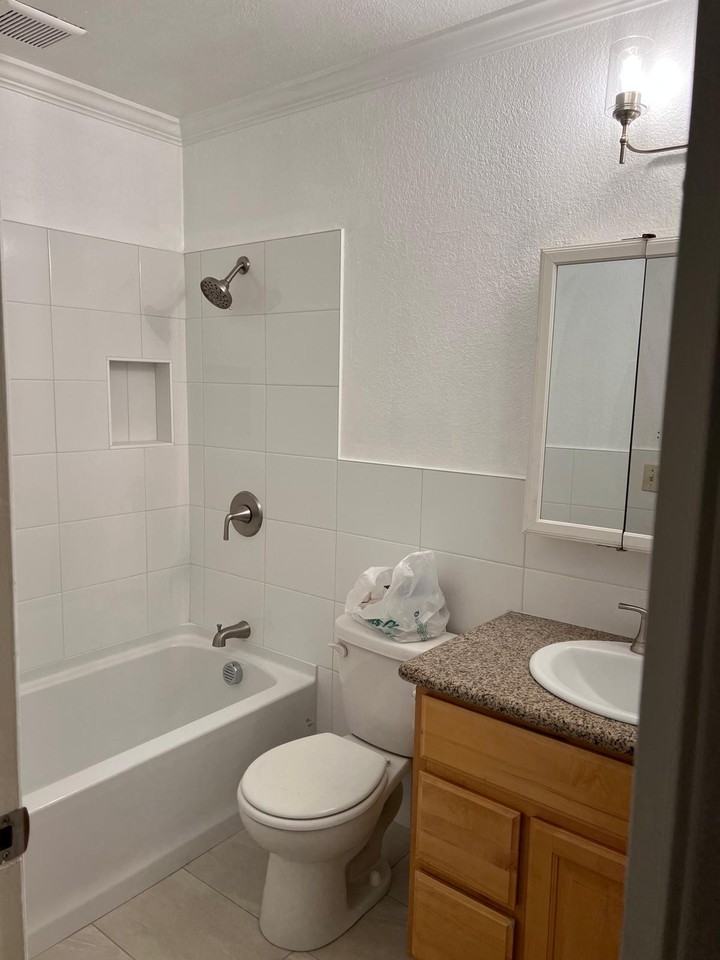 876 Canfield Ct #2 - Photo 3 of 9