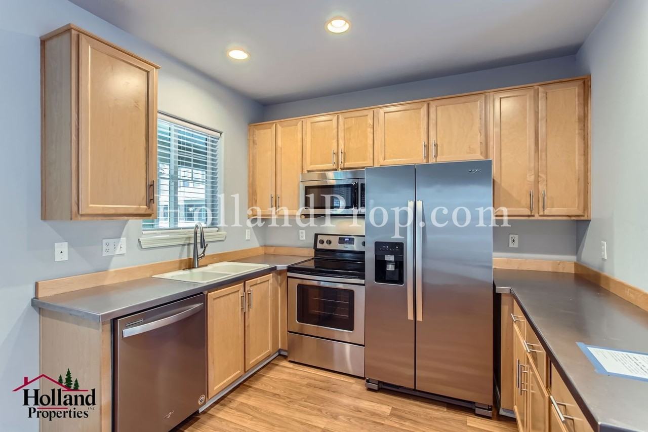 8641 Ne Trafalgar Ln - Photo 6 of 15