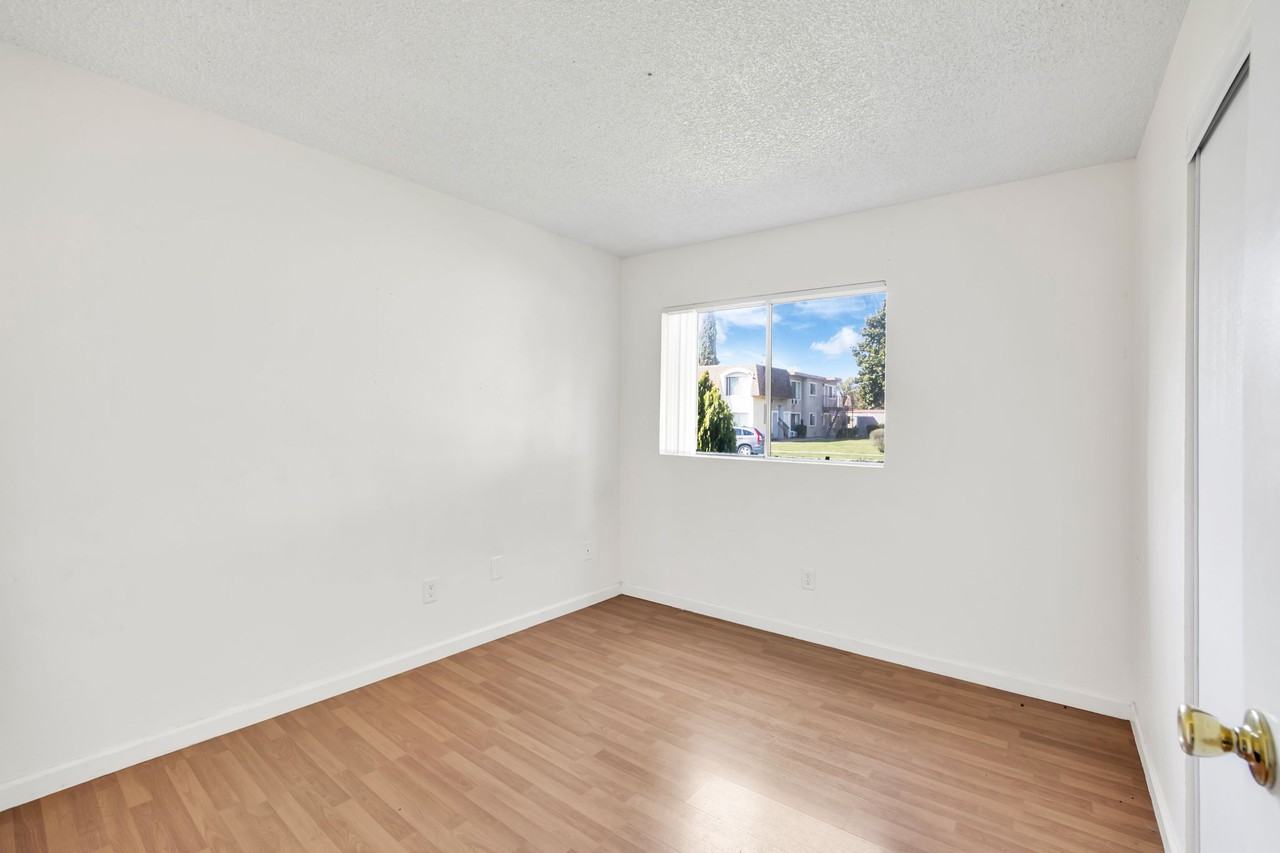 25268 Park Ave #H22 - Photo 6 of 12