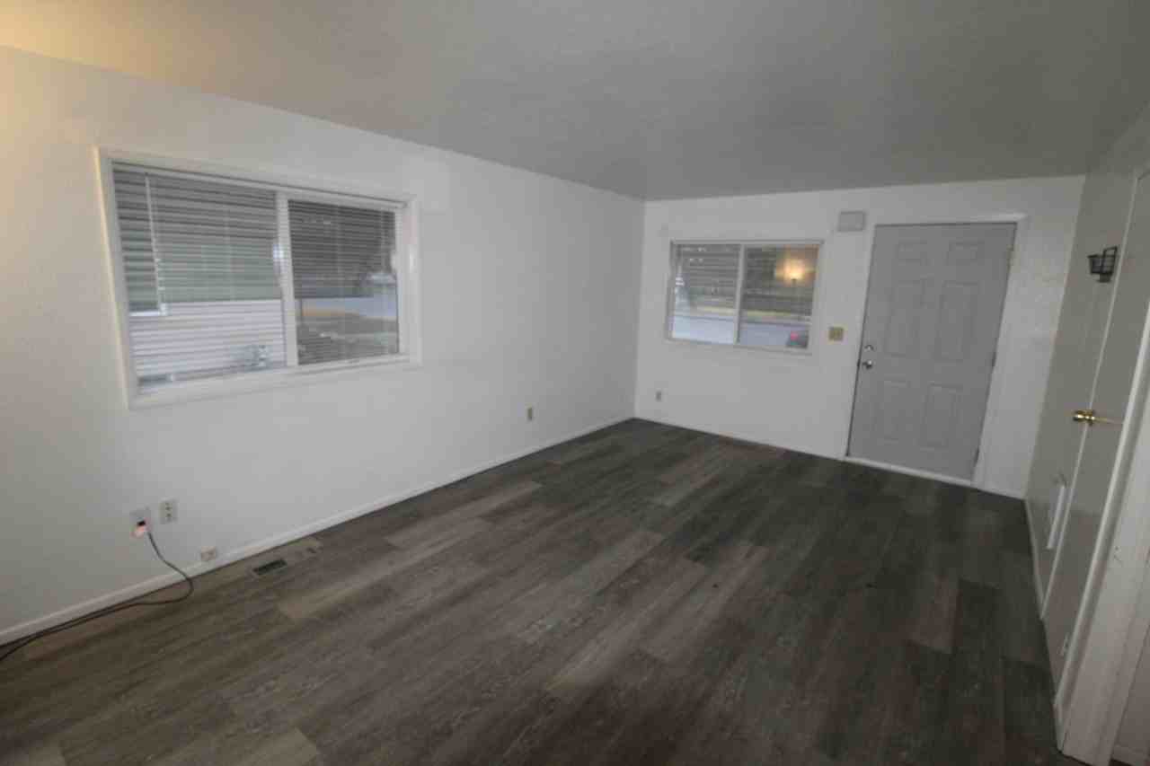 2718 N Crestline St - Photo 3 of 13