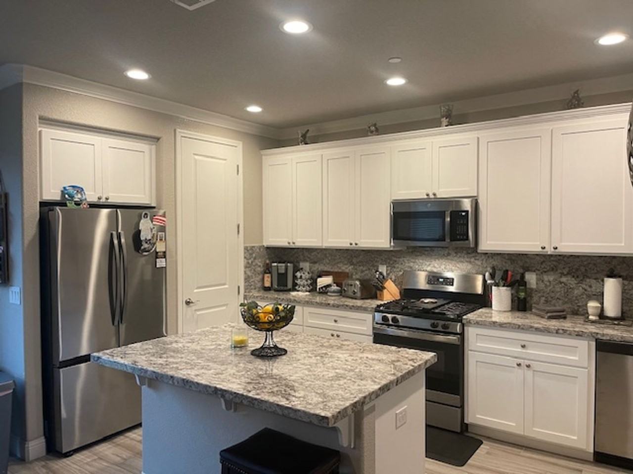 664 Morning Glory Cir - Photo 2 of 24