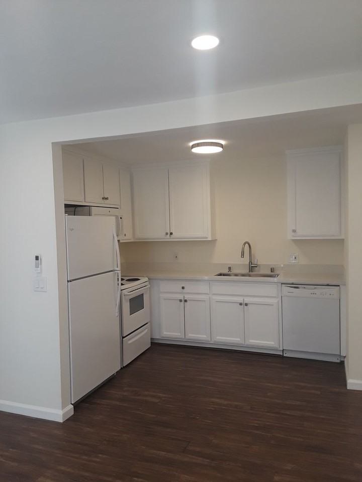 1238 Turtlerock Dr - Photo 3 of 15