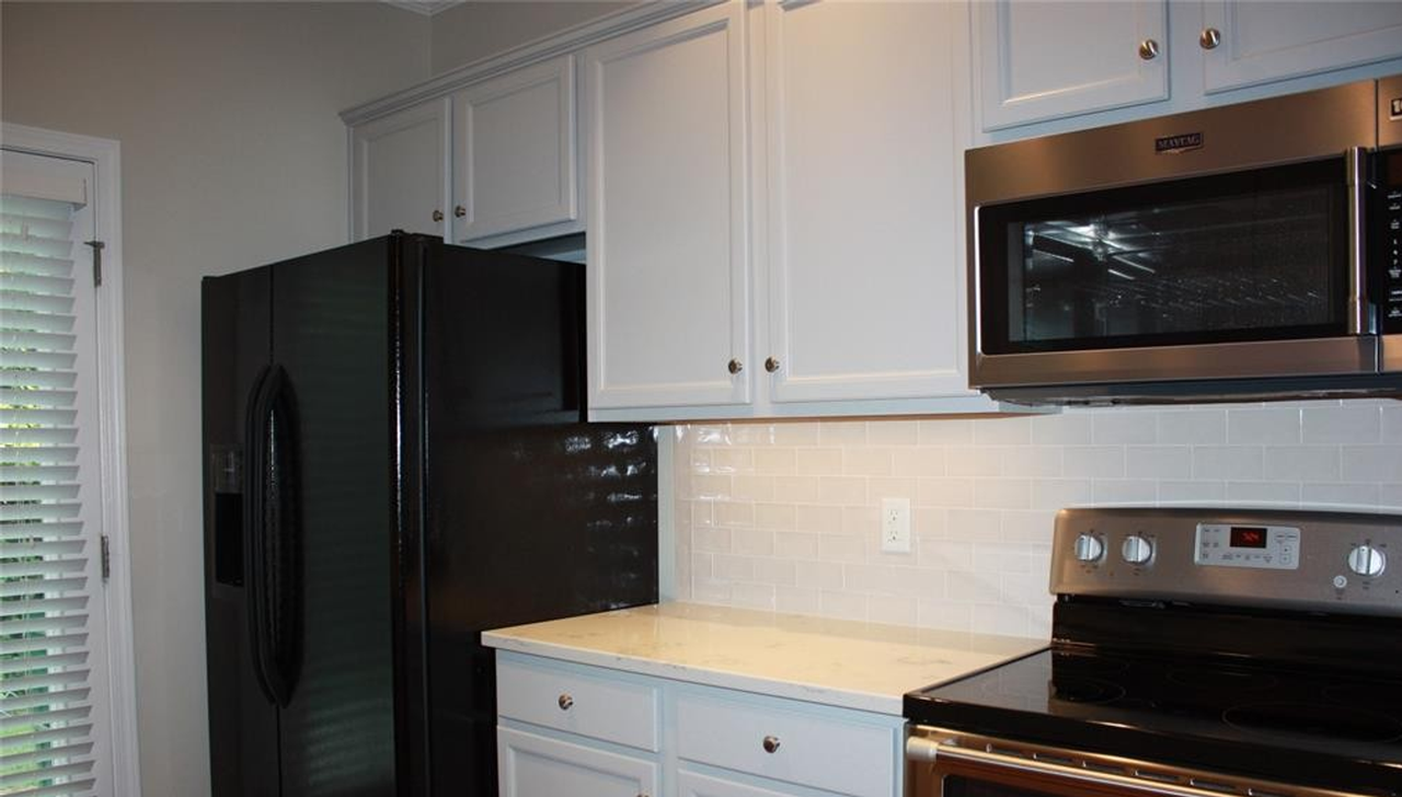 4515 Craigmoss Ln - Photo 3 of 7