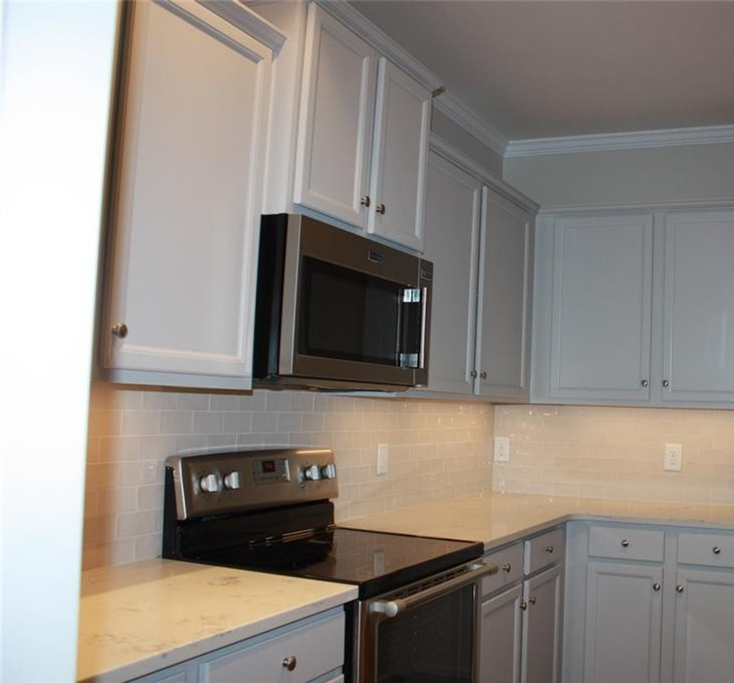 4515 Craigmoss Ln - Photo 4 of 7