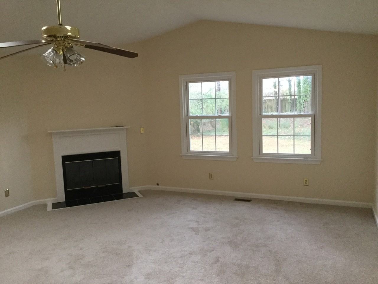 38 Huguenot Rd - Photo 2 of 7