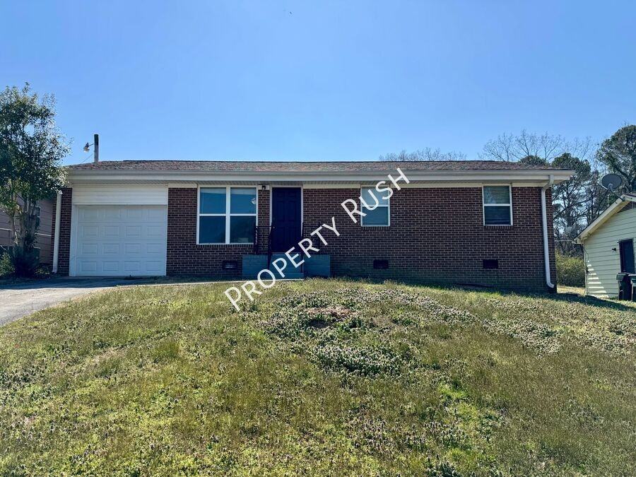 1412 Carousel Rd - Photo 2 of 27