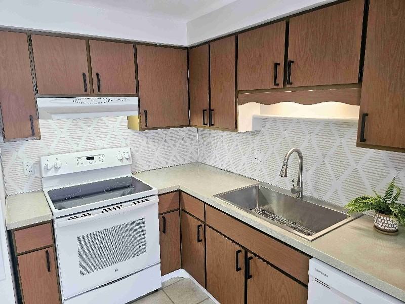 8942 Delwood Dr - Photo 3 of 10