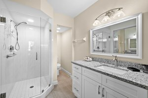 2300 Hidden Lake Dr #5 - Photo 7 of 17