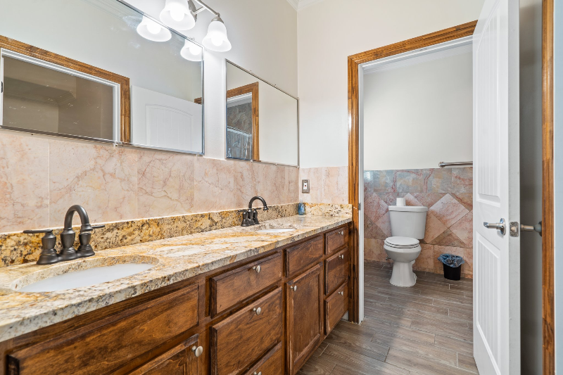 1115 Tarpley Avenue - Photo 4 of 14