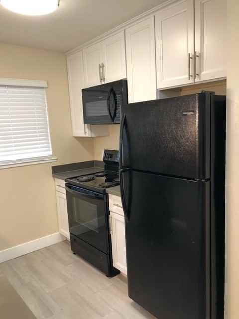 1927 Dwight Way - Photo 4 of 50
