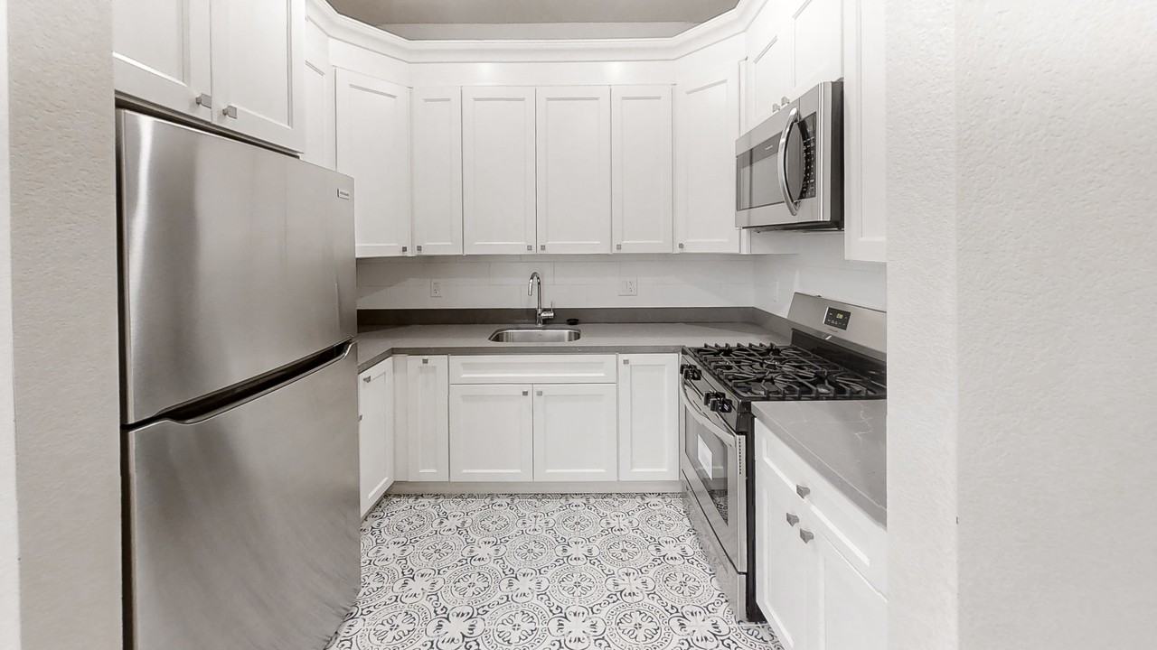 1865 Euclid Avenue - Photo 5 of 50