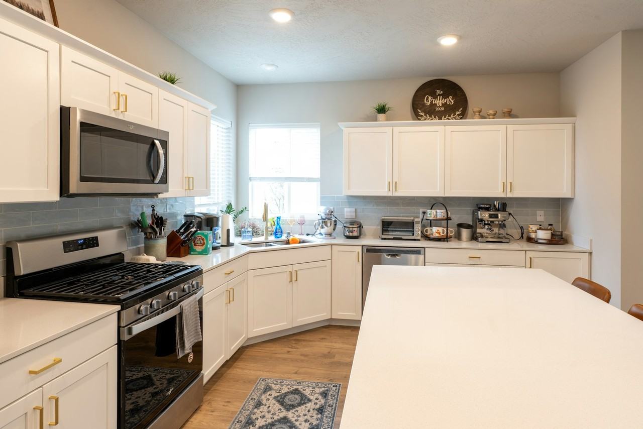 8210 Allora Road - Photo 3 of 17