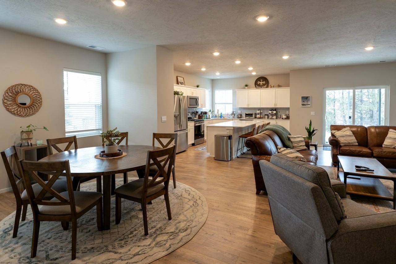 8210 Allora Road - Photo 5 of 17