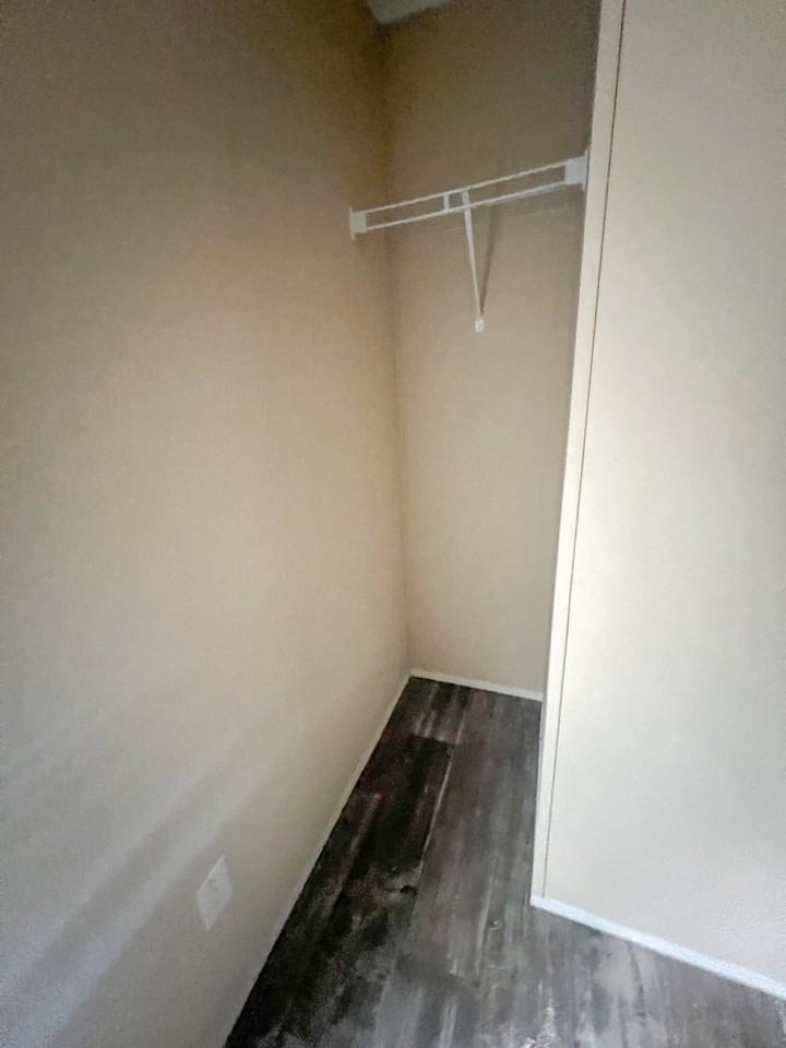 517 Scott Lane - Photo 5 of 12