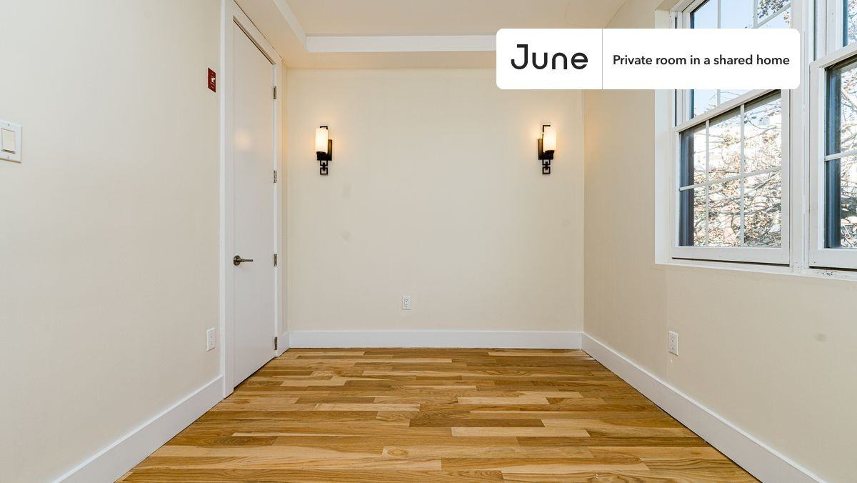 21 Carlton Ave #C - Photo 2 of 11