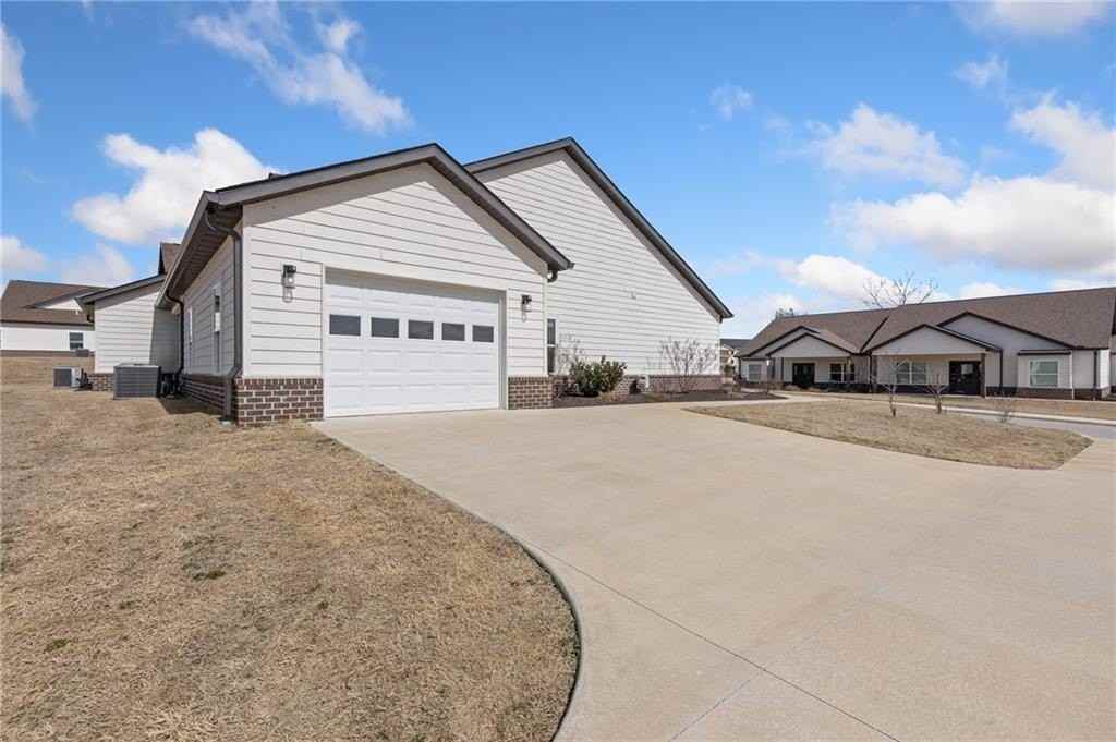 51 Countryside Cir - Photo 2 of 44