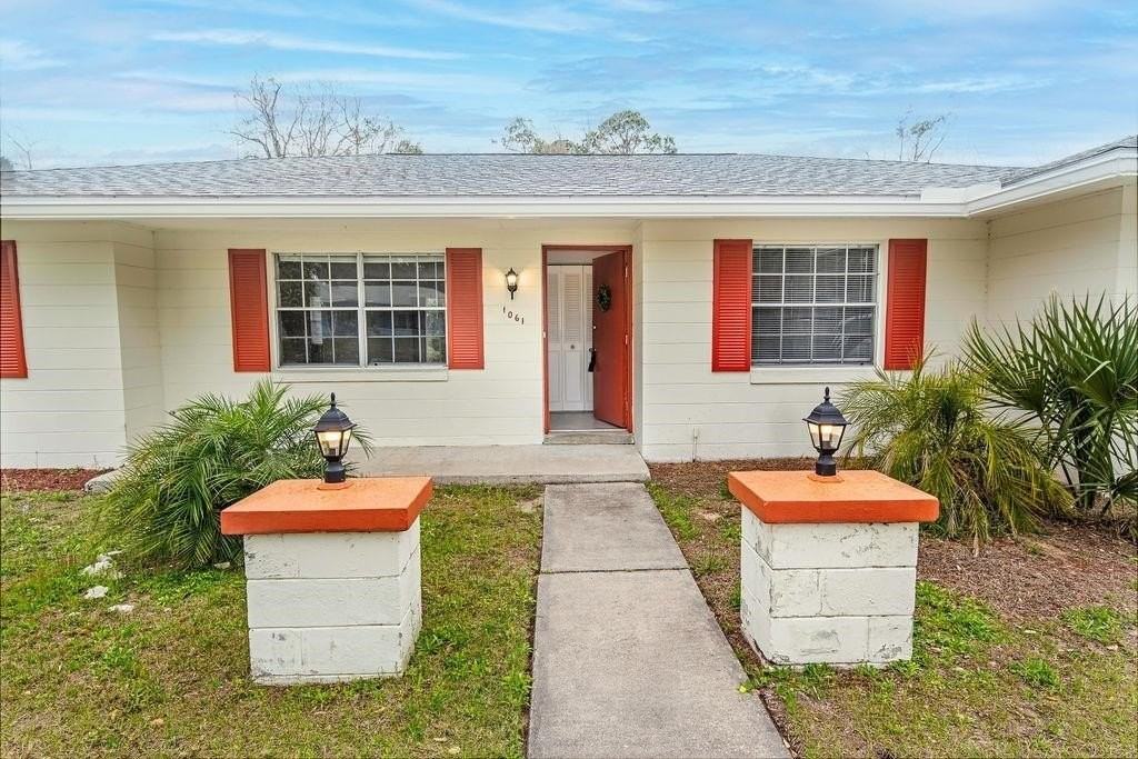 1061 Mindello Ave - Photo 5 of 26