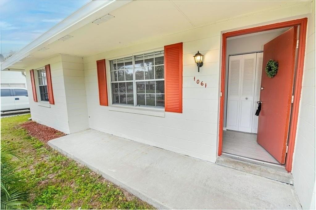 1061 Mindello Ave - Photo 6 of 26