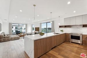 featured image of 725 N Croft Ave #110