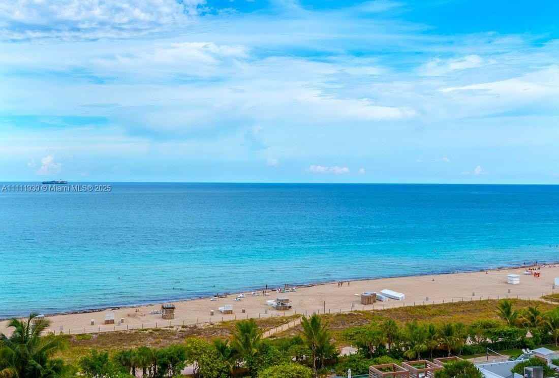 102 24th St #1106 - Photo 3 of 16