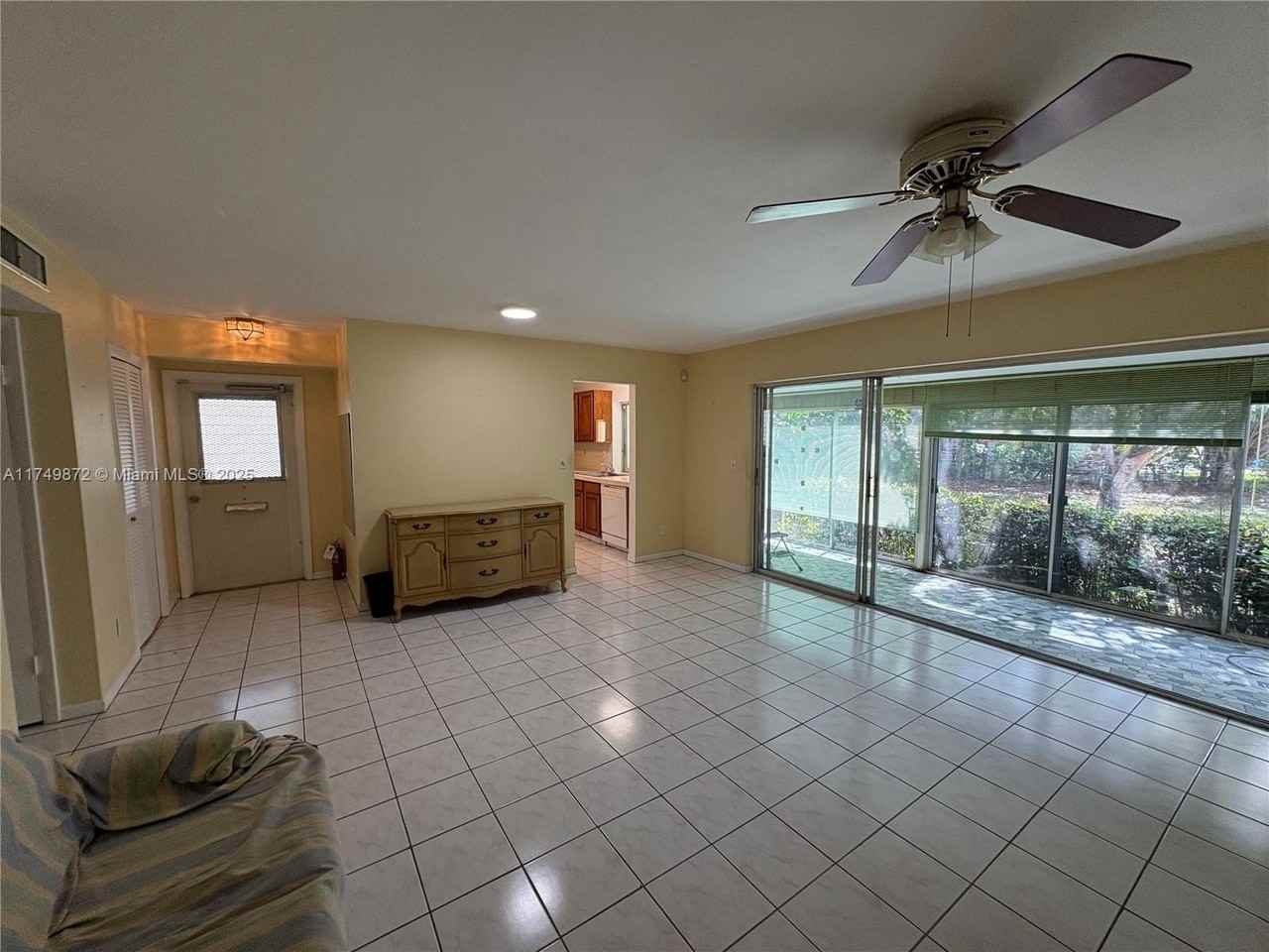 11260 Southwest 172nd Street - Photo 6 of 24