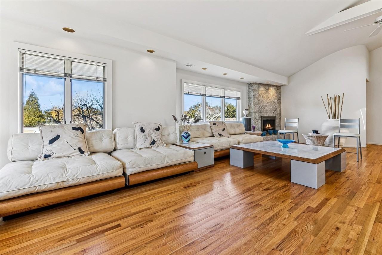 22 Meadow Ln - Photo 2 of 21