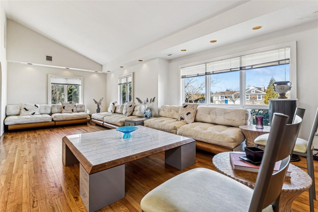 22 Meadow Ln - Photo 7 of 21