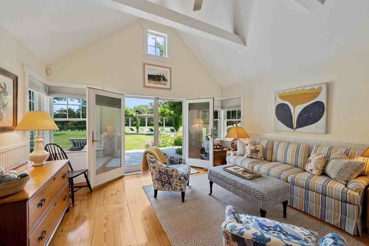 43 Greenleaf Ln - Photo 7 of 33