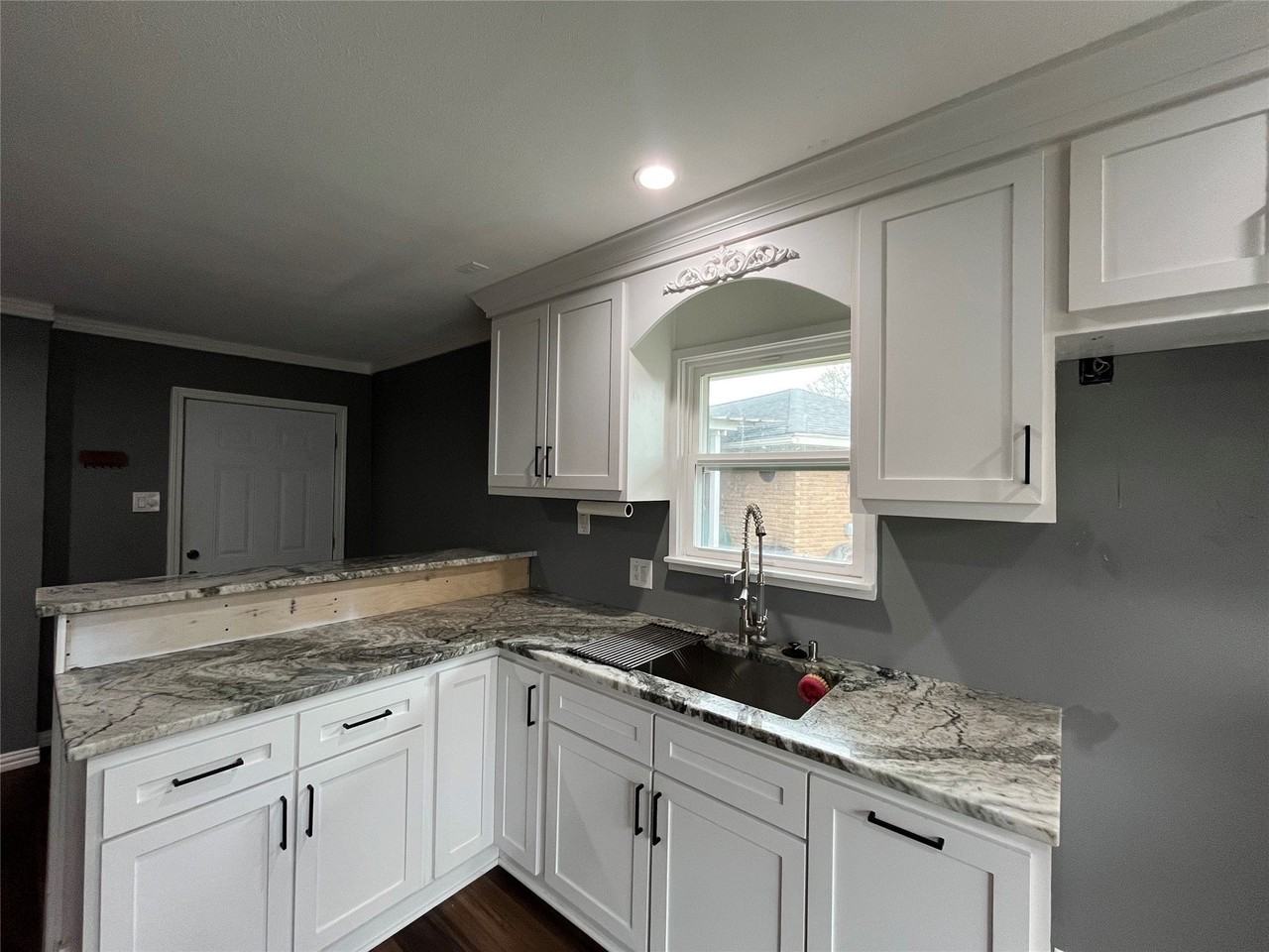 8106 Anacortes St - Photo 3 of 18