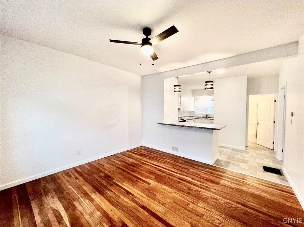 280 Cherry St - Photo 2 of 10