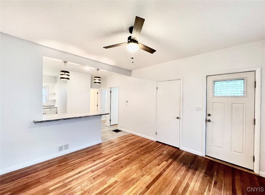 280 Cherry St - Photo 3 of 10