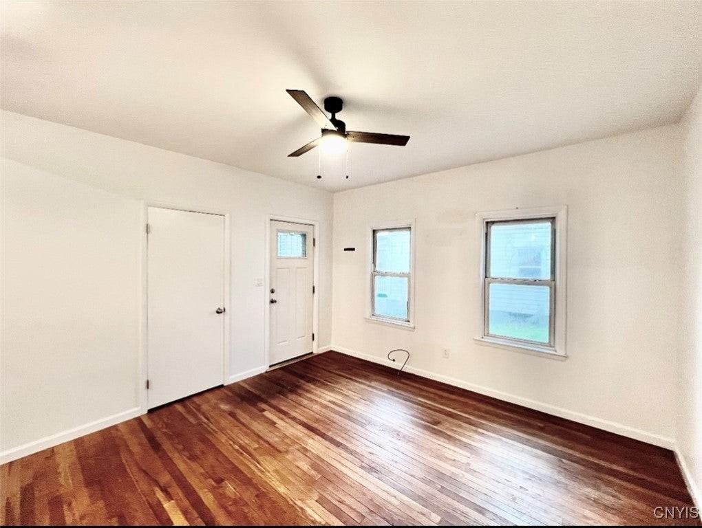 280 Cherry St - Photo 4 of 10