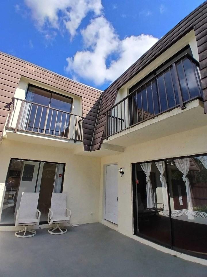 604 Miramar Ln - Photo 3 of 40