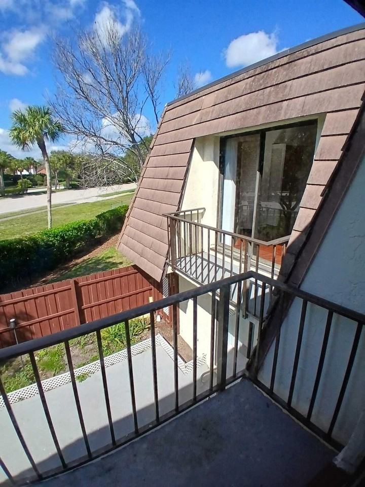 604 Miramar Ln - Photo 6 of 40