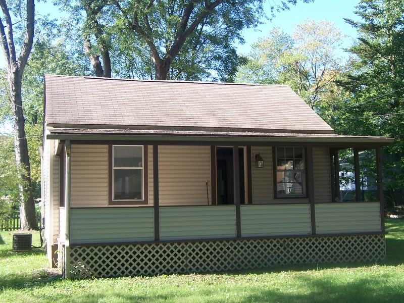 1230 Chestnut Dr - Photo 2 of 10
