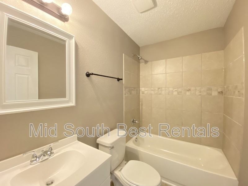 909 West Hazel Street - Photo 7 of 8
