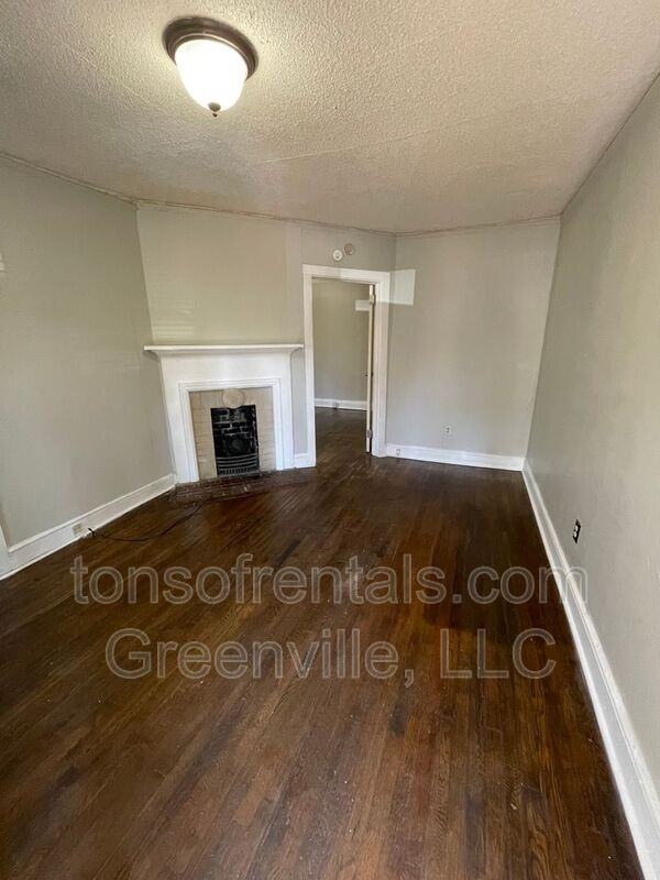 367 Palmer St - Photo 2 of 9