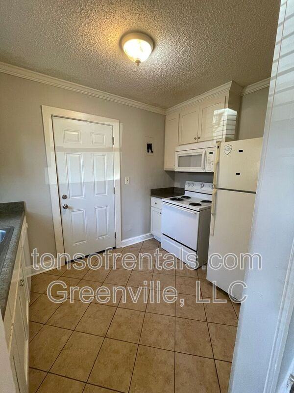 367 Palmer St - Photo 5 of 9