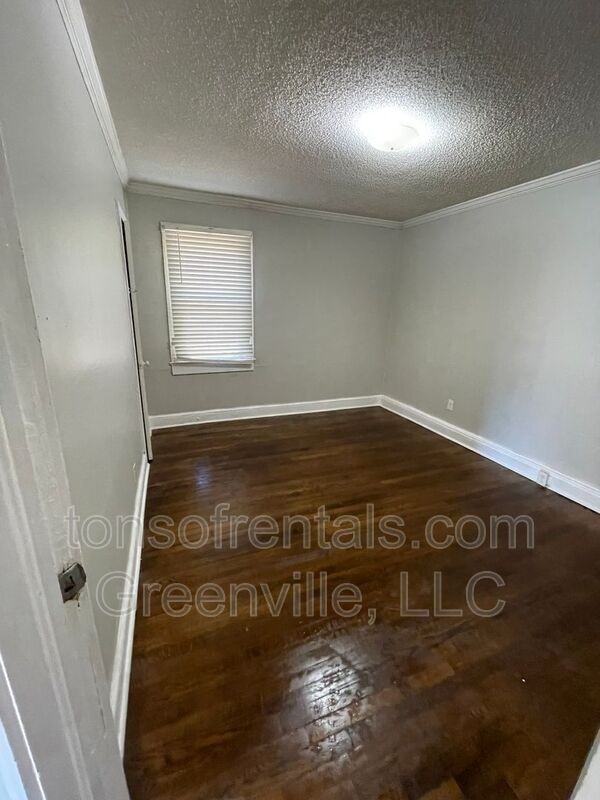 367 Palmer St - Photo 6 of 9