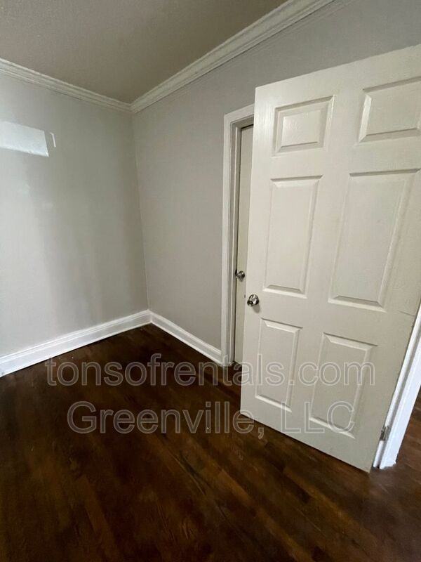367 Palmer St - Photo 7 of 9