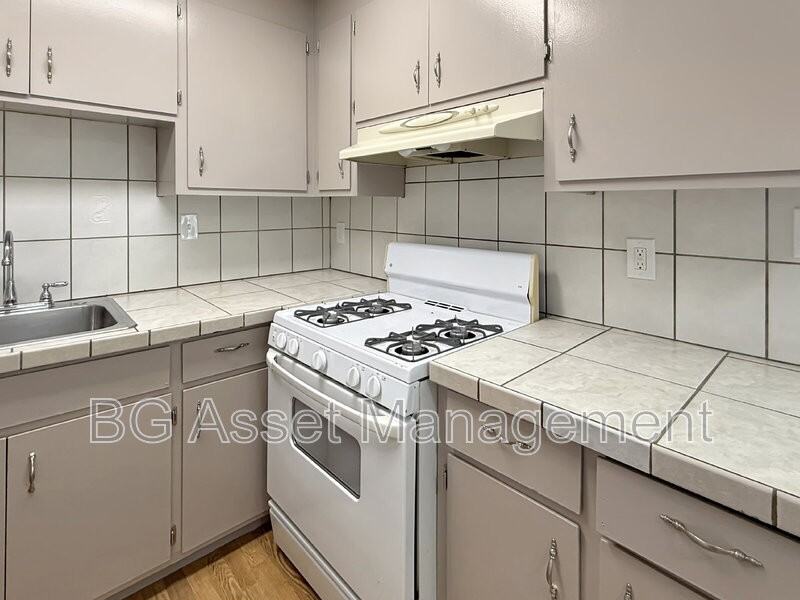 1610 Sanford Ave #3 - Photo 7 of 18