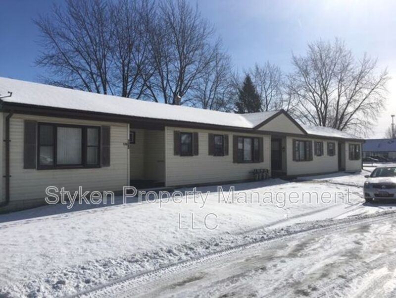 124 N Douglas Ave - Photo 2 of 2