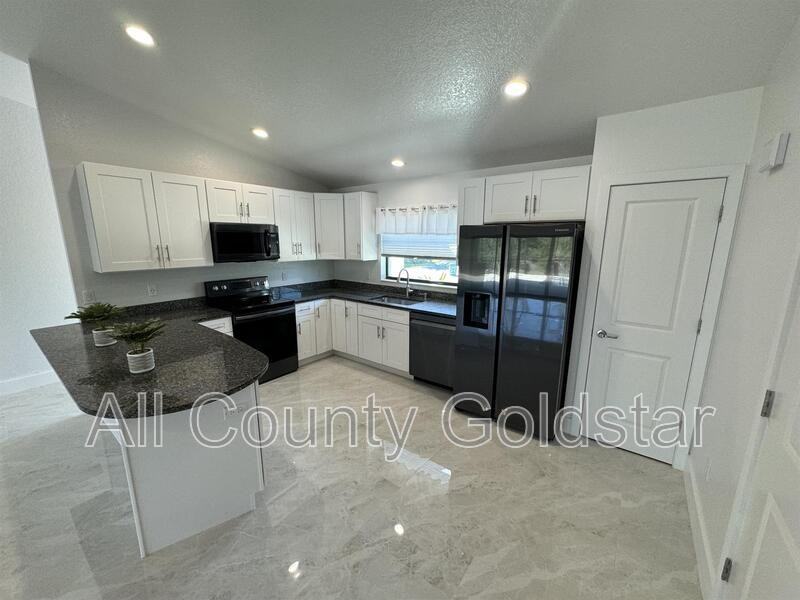 10743 Kearsarge Cir - Photo 6 of 25