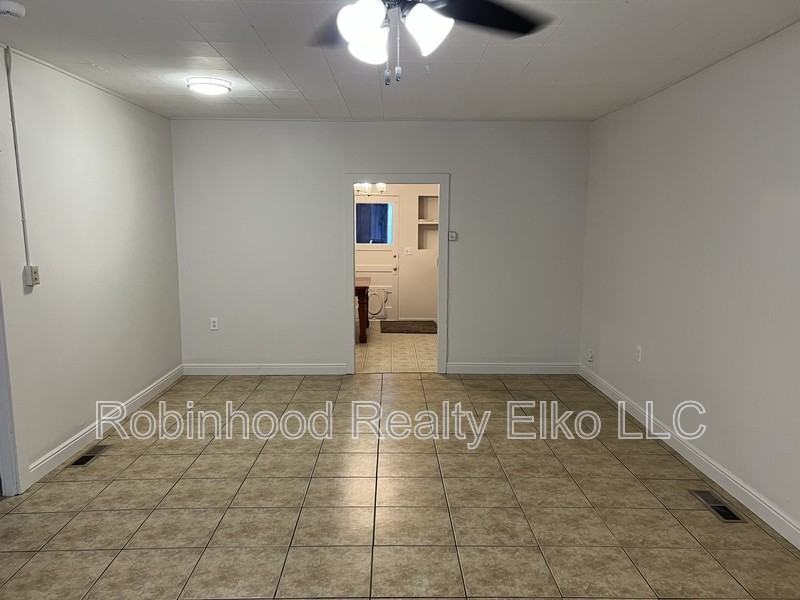 533 8th St - Photo 4 of 21